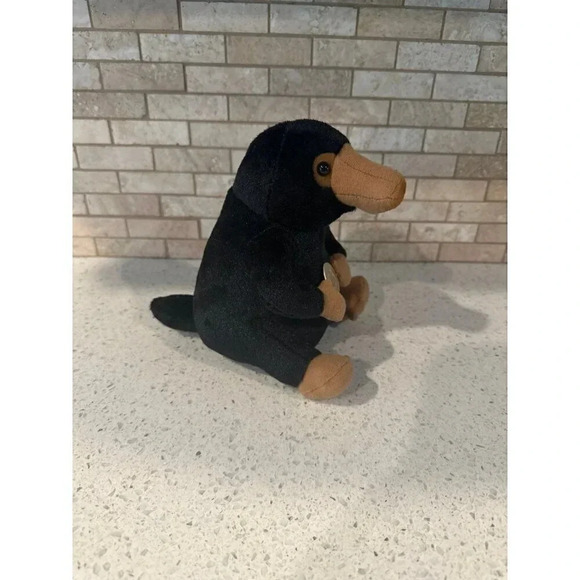 Warner Brothers 8" Plush Fantastic Beasts Baby Niffler Harry Potter Coin b12 - Picture 4 of 4